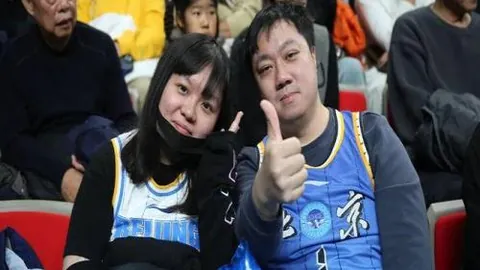 胡明轩贡献15分，伯克揽30分+10板+6助，广东队战胜吉林，四连胜势头不减